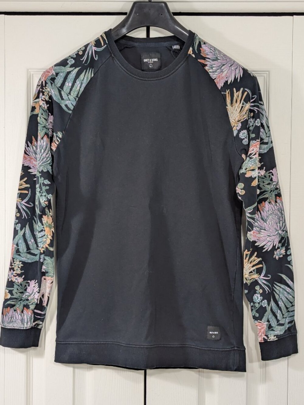 Only & Sons Black Crewneck Sweatshirt with Floral Pattern on Sleeves